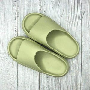 Womens Slides‎ Large 8.5-9 New Green Slipper Sandals Shower Shoes
